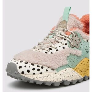 FLOWER MOUNTAIN KOTETSU Winter Hiking Sneakers. New! Size 7.  Rare! Comfy!